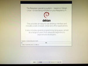 NOOBSでRASPBIANをインストールしている画面