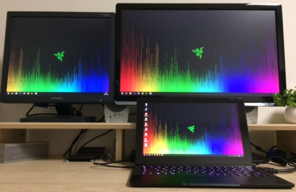 Razer Blade Stealth に 2台モニタ繋いで 3枚にしてみた